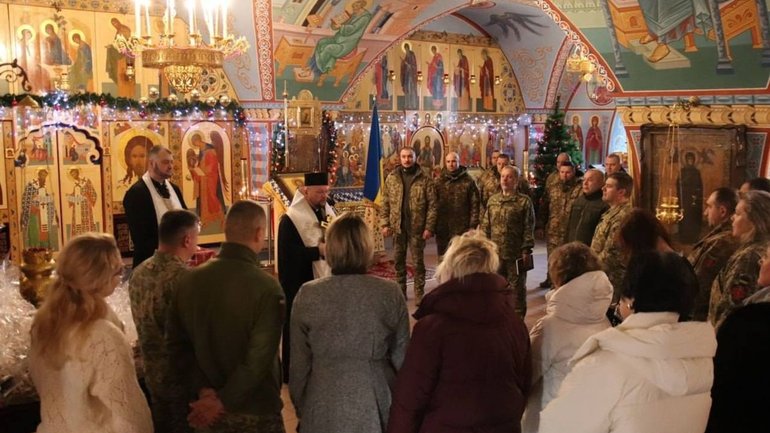 Владика УГКЦ Степан Сус відвідав військових медиків і захисників у госпіталі ЗСУ на Святвечір - фото 1