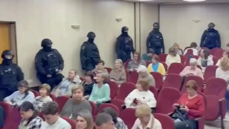 Пропагандисти в РФ заявили, що "викрито секту, яка молиться за Зеленського" - фото 1