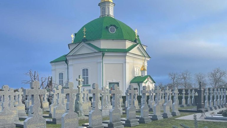 Прокуратура вимагає повернути у державну власність Всесвятську церкву в Почаєві - фото 1