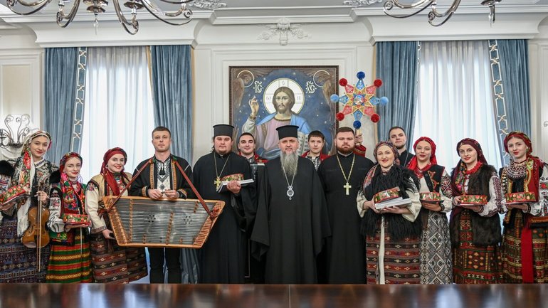 Колядники з Франківщини привітали Предстоятеля ПЦУ з Різдвом Христовим - фото 1