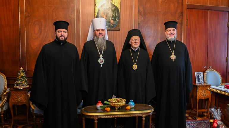 "Ми хочемо єдності й відкриті до конструктивного діалогу на засадах Томоса", - Предстоятель ПЦУ на Фанарі - фото 1