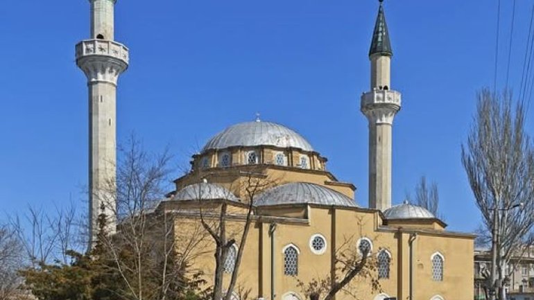 Захоплення мечеті Хан-Джамі є свідченням тиску на релігійні громади у Криму - ДУМК - фото 1