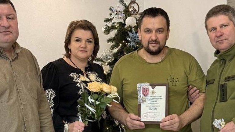 Сирський нагородив відзнакою «Золотий Хрест» клірика УПЦ МП - фото 1