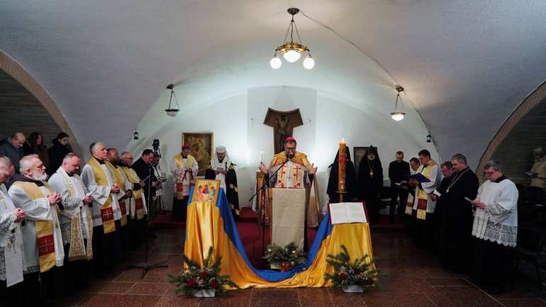 У рамках Тижня молитов за єдність християн у різних містах України відбуваються міжконфесійні молитовні зустрічі - фото 1