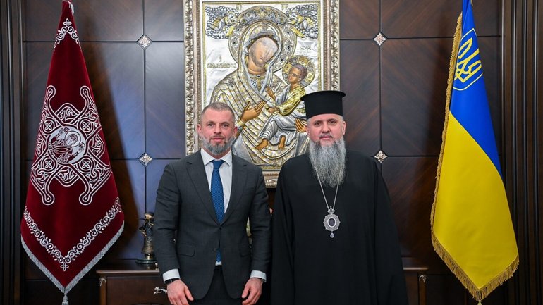 Предстоятель ПЦУ з Міністром молоді та спорту обговорили працю з молоддю в умовах війни - фото 1