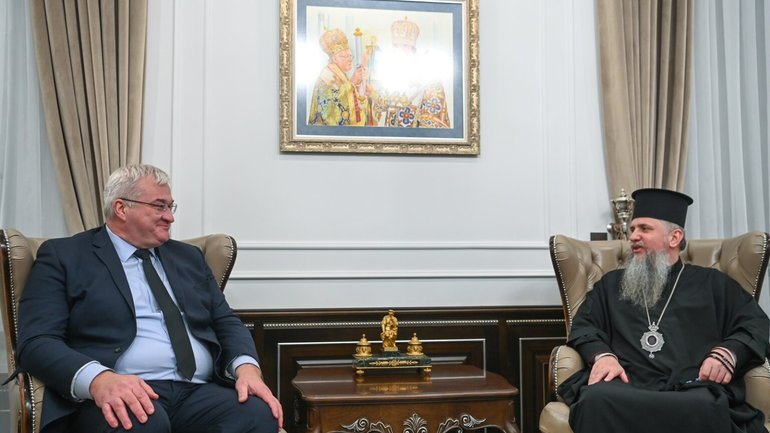 Митрополит Епіфаній зустрівся з міністром закордонних справ України та очільником ГУР - фото 1
