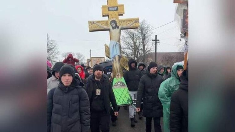 Участь у ході взяли орієнтовно 500 паломників  - фото 1