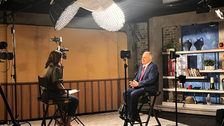 Єленський обговорив із Christian Broadcasting Network роль релігійних організацій України під час війни - фото 1