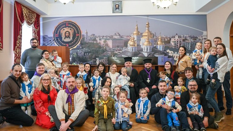 Митрополит Епіфаній зустрівся з наймолодшими пластунами - фото 1