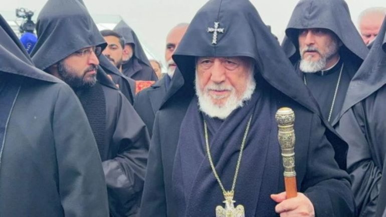У Вірменії порушили кримінальну справу проти Католікоса Гарегіна II, йому заборонено виїзд із країни - фото 1