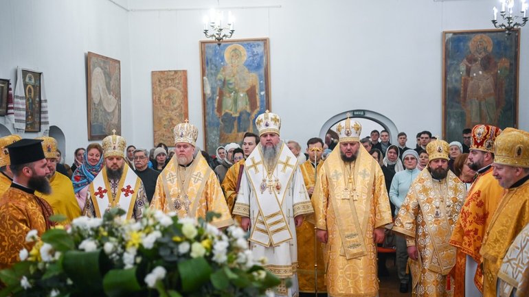 Очільник ПЦУ у Малій Теплій Софії очолив Літургію зі вшанування пам’яті Ярослава Мудрого - фото 1