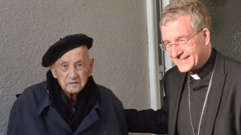 Папа Лев XIV привітав з днем народження найстрішого у світі священика - фото 1
