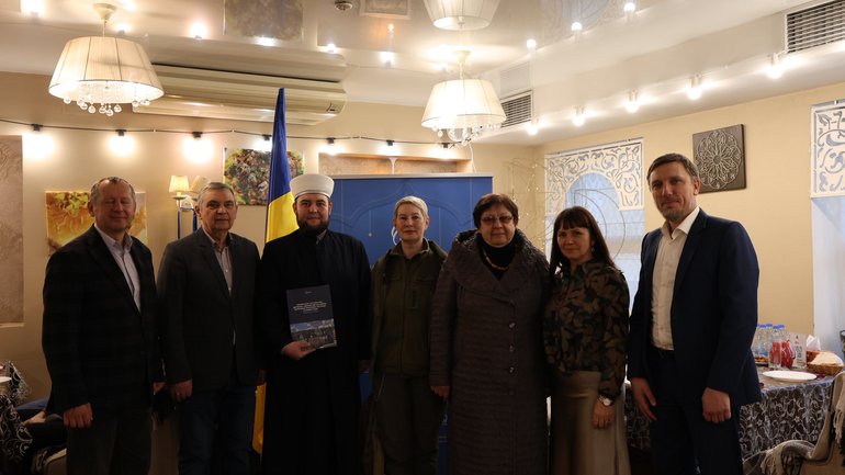 ДУМУ «Умма» нагородило орденами релігієзнавців Филипович та Сагана - фото 1