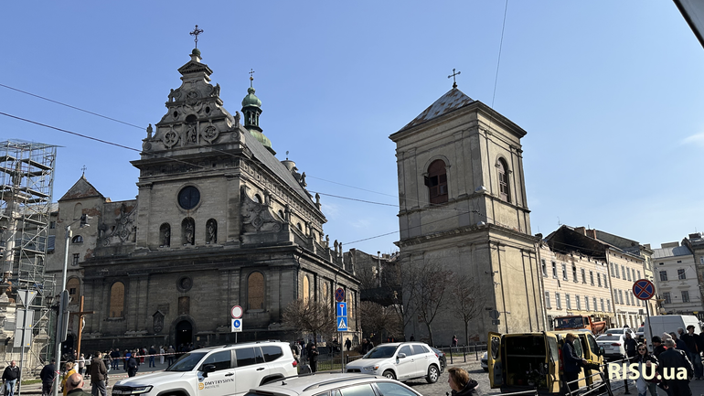Храм св. Андрія і частина комплексу колишнього монастиря Бернардинів у центрі Львова - фото 1