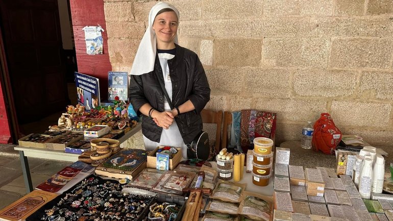 Infamous sisters from Moscow Patriarchate monastery in Minsk turn up in Corsica - фото 1
