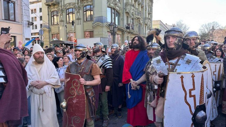 Пасхальная реконструкция в Одессе оживила библейские события - фото 1