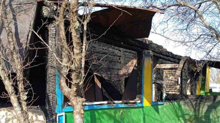 На Волині горів будинок, де звершували Богослужіння прихильники УПЦ МП - фото 1