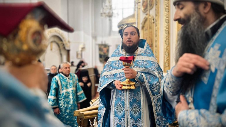 В УПЦ МП скаржаться, що представники ТЦК затримали особистого секретаря митрополита Вінницького - фото 1