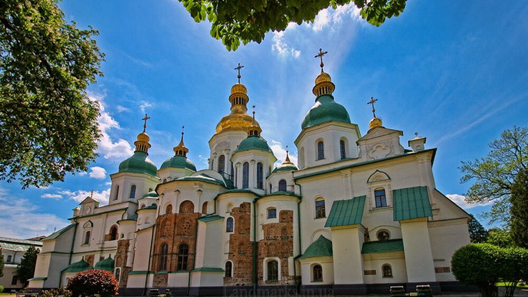 Три новопризначені посли розпочали місію в Києві з візиту до Софійського собору - фото 1