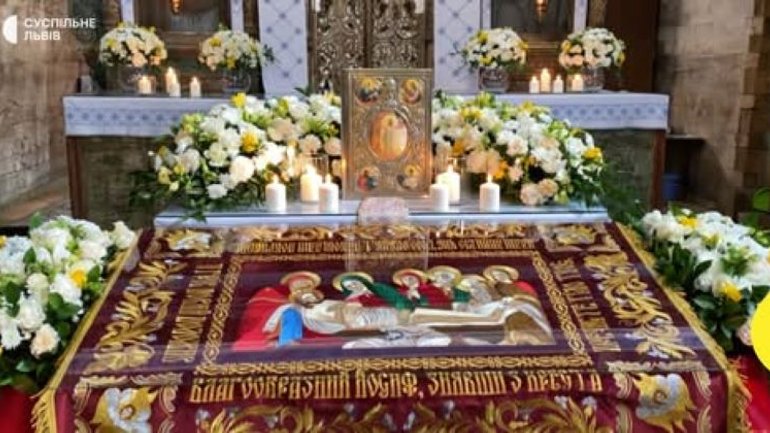Дерев'яний храм XVI століття: як у селі Потелич на Львівщині готувались до винесення плащаниці - фото 1