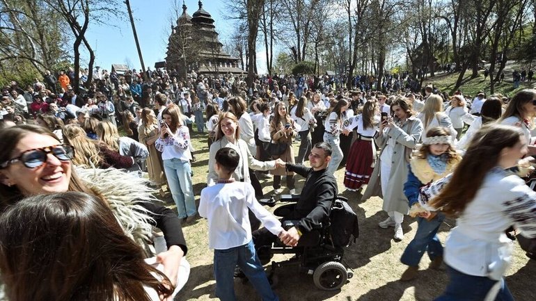 На Великдень Шевченківський гай у Львові відвідали 24 тисячі людей - фото 1