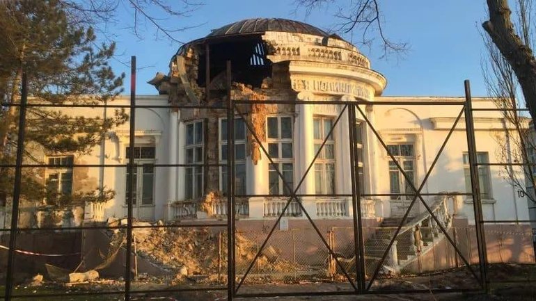 In occupied Yevpatoria, historic Ukrainian structure suffers decay - фото 1