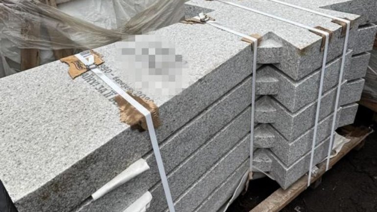 На Київщині викрили розтрату понад ₴2,8 мільйона на закупівлі хрестів для алеї пам’яті - фото 1