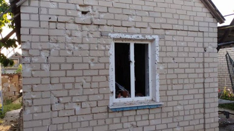 У Херсонській області росіяни пошкодили церкву, будинки, авто та підприємство - фото 1