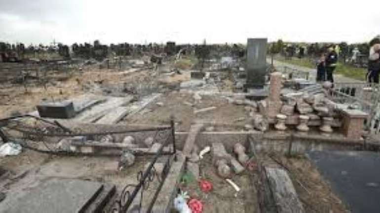 Ворожий дрон влучив у кладовище в Чернігові - фото 1