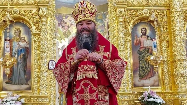 Підсудний митрополит УПЦ МП Лонгин влаштував скандал біля ТЦК - фото 1