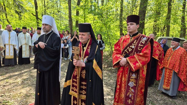 На Тернопільщині православні та греко-католики вшанували пам'ять загиблих вояків УПА, вбитих «енкаведистами» - фото 1