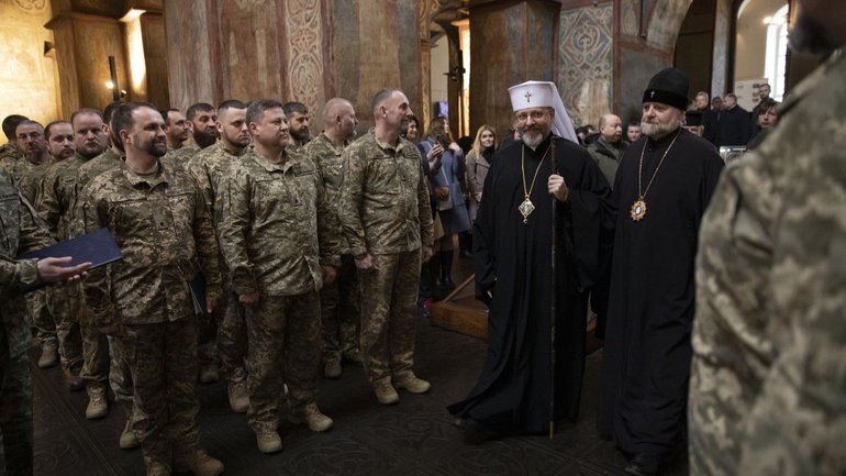 Головнокомандувач ЗСУ Олександр Сирський привітав Патріарха Святослава з днем народження - фото 1