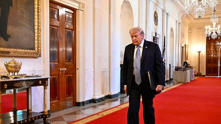 Більшість американців не схвалюють нападок Трампа на Папу Лева XIV, - соціологія - фото 1
