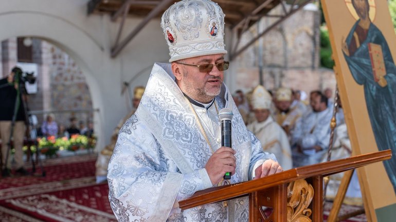 Глава УГКЦ привітав єпископа Володимира Фірмана з 50-річчям - фото 1