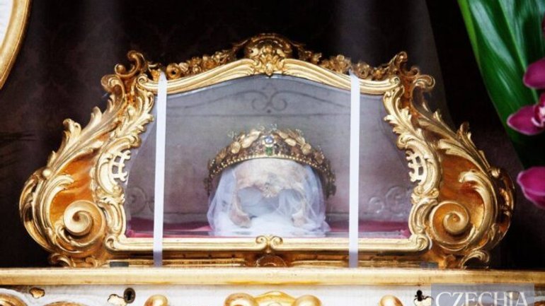 У Чехії знайшли викрадений череп святої Здіслави - зловмисник залив реліквію бетоном - фото 1