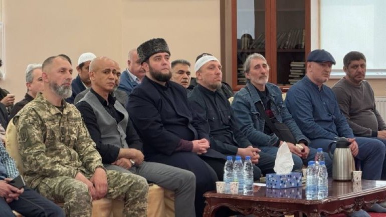 ДУМУ «Умма» та Конгрес мусульман України провели дуа-молебень за жертв депортації - фото 1