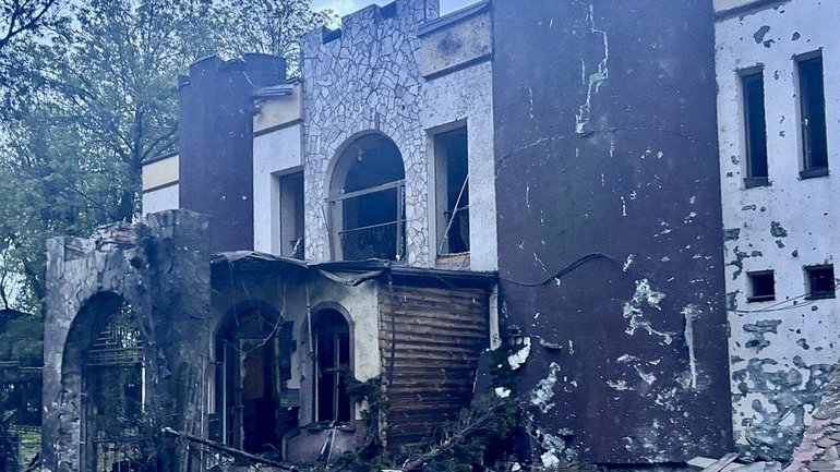 У Дніпрі пролунали вибухи: пошкоджено релігійну споруду - фото 1