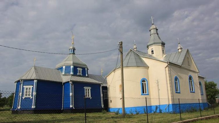 У Буковинському селі масово проголосували за Московський Патріархат - фото 1