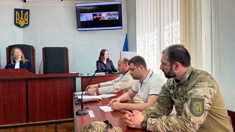 Судять чотири роки. Прокурор клопотав про штраф для захисників митрополита УПЦ МП Феодосія - фото 1