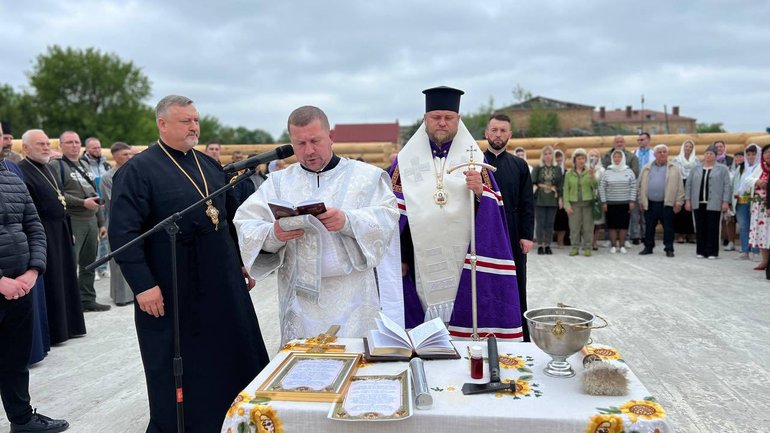 На Рівненщині освятили підвалини майбутнього гарнізонного храму на честь князів Острозьких - фото 1