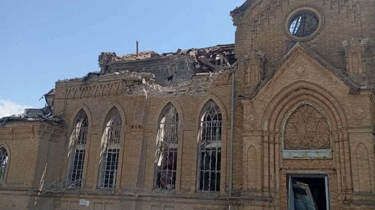 На Запоріжжі окупанти знищили старовинну лютеранську кірху - фото 1
