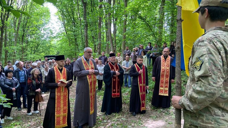 У Дітковецькому лісі освятили пам’ятний хрест на місці останнього бою 18 вояків УПА - фото 1