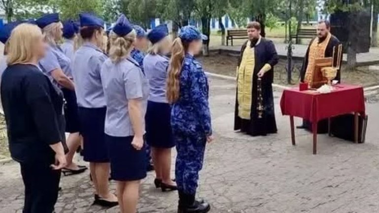 У Бердянську «освятили» катівню, де утримують полонених українців - фото 1