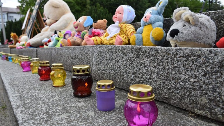 Сьогодні вшановуємо пам'ять дітей, які загинули внаслідок збройної агресії Росії - фото 1