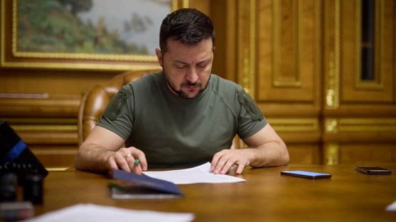 Зеленський підписав закон про військовий прощальний ритуал для захисників, оголошених судом померлими - фото 1