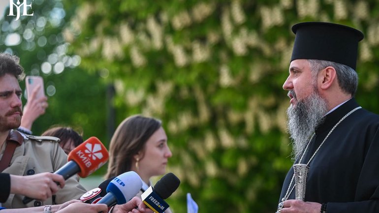 Предстоятель ПЦУ привітав журналістів України із професійним святом - фото 1