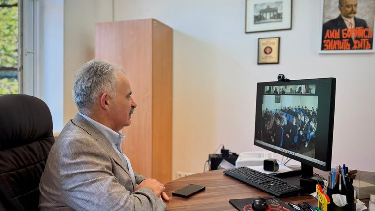 «Церква сьогодні — з капеланами в окопах, у шпиталях і зі своїм народом», - Віктор Єленський - фото 1