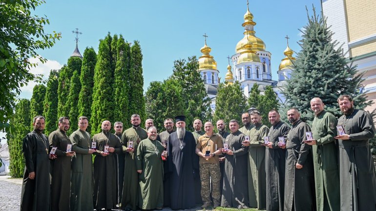 Очільник ПЦУ зустрівся з капеланами Національної гвардії України - фото 1
