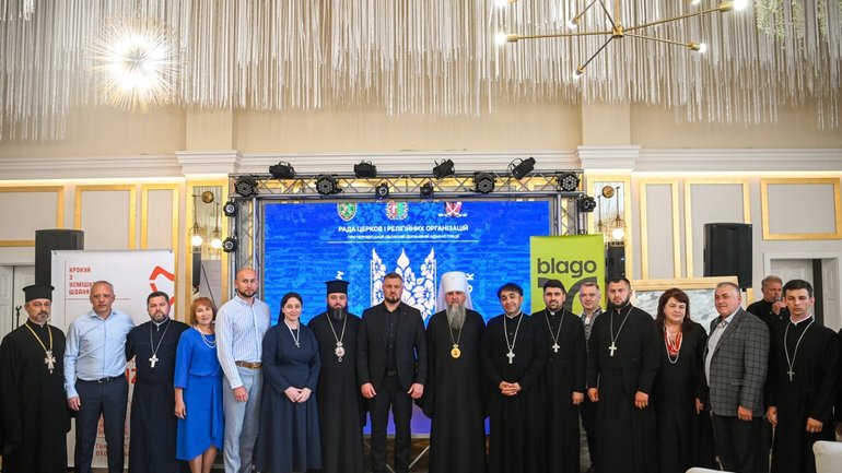 Предстоятель ПЦУ у Чернівцях взяв участь у молитовному сніданку та благодійному аукціоні - фото 1