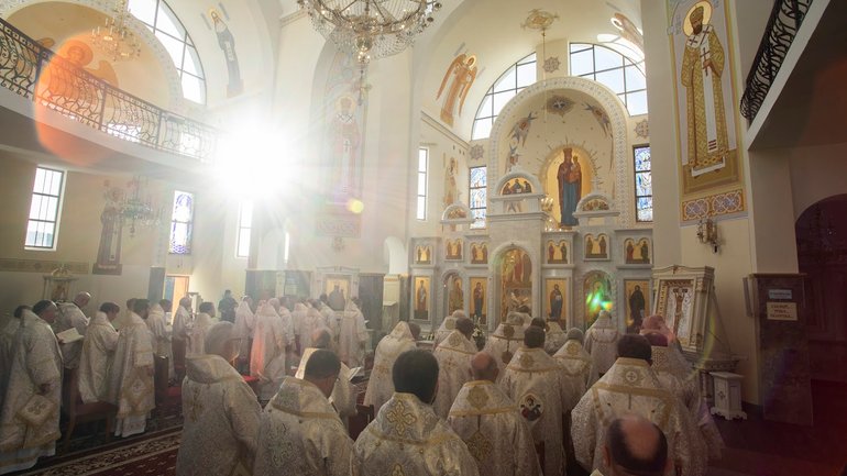 Учасники Синоду єпископів УГКЦ відправили Службу та панахиду за померлих архиєреїв - фото 1